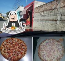 Guero's Pizza food