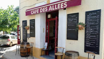 Cafe des Allees inside