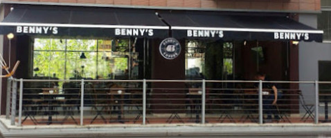 Benny’s Coffee inside