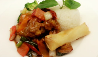 Surpryz Viet & Thai Cuisine food