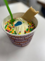 Gogo's Frozen Yogurt Cupcakes food