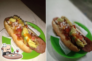 Hot Dog 's Hamburguesas Lacho Jr food
