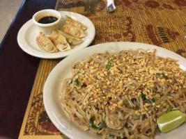 Baitong Oriental And Thai Food food
