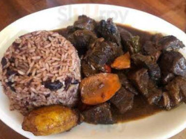 Lorna's Caribbean American Grille food