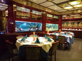 China Restaurant Lotus inside