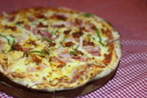 Toscani Pizzeria food
