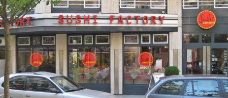 Sushi Factory Colonnaden outside