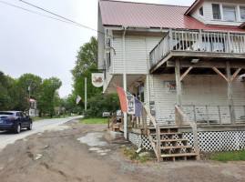 Monroe Country Store food