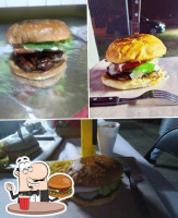 Burger Lynn's food