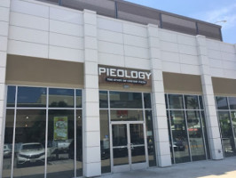 Pieology Pizzeria Campus Pointe, Fresno, Ca outside