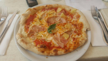 Gondola Pizzaria food