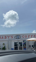 Baby’s Coffee outside