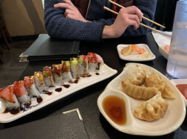 Hiroba Sushi food
