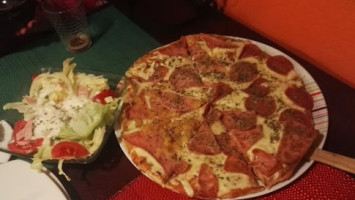 La Casa De La Pizza food