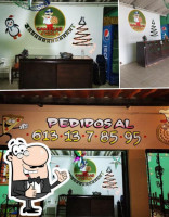 Canicas Pizza inside