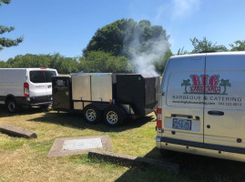 Big Kahuna's Bbq Catering outside