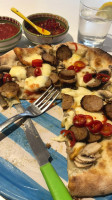 Pieza' Pizzeria food
