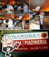 Pizzeria Luna Rossa inside