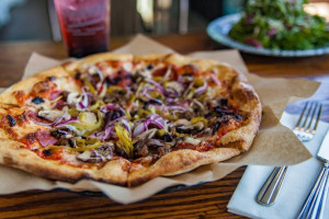 Frontager's Pizza Company food