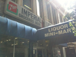 Imperial Sq Liquors outside