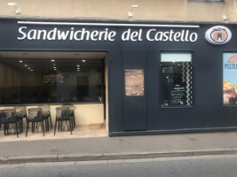 Pizzeria Del Castello inside