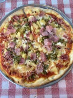 Carmine's Pizza Kitchen food