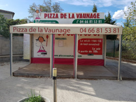 Pizza De La Vaunage food