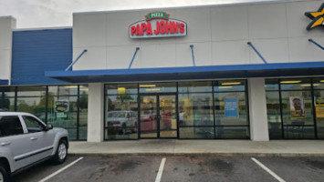 Papa Johns Pizza outside