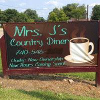 Mrs J's Country Diner food