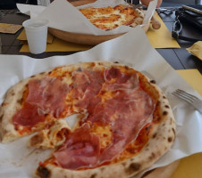 Pizzeria Picchio Rosso food