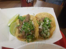 Tacos Y Mas food