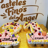 Pasteles Fino's Del Angel Vegan Cakes, Pastries And Chur outside