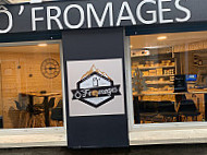 O'fromages inside