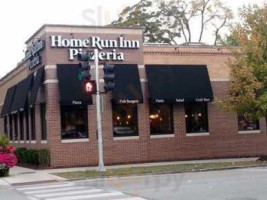 Home Run Inn outside