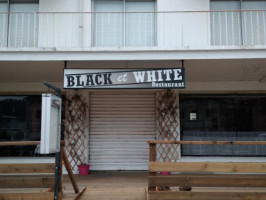 Black Et White outside