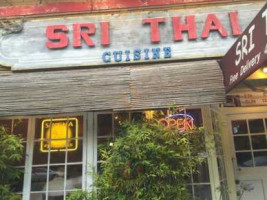 Sri Thai Cuisine food