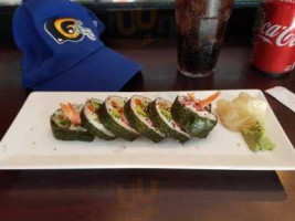 Mon Roll House Sushi food