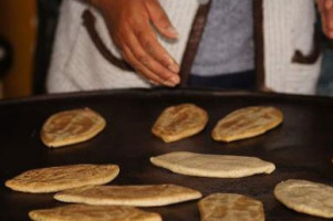 Barbacoa Y Tortillas De Comal. Casa Rivero Ramirez food