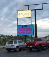 Papa Tasos Seafood And Gyro outside