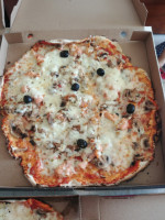 Le Camion Pizza food