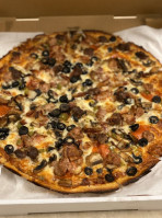 The Cloverleaf Pizza food