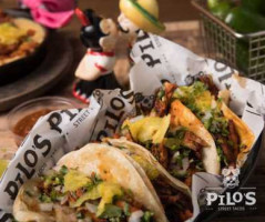 Pilo's Street Tacos food