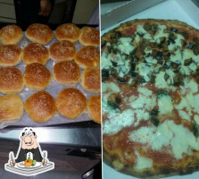 Red Star Pizzeria food