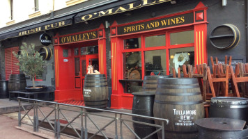 O'Malley's Irish Pub outside