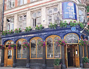 The Bloomsbury Tavern outside