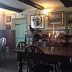 Earle Arms inside