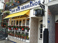 Dos Hermanos outside