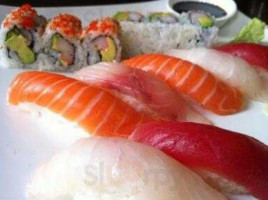 Suzu Sushi food