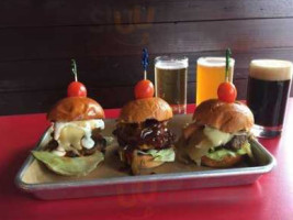 Hamburger Mary's Andersonville Brewing food