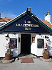 Shakespeare Inn outside